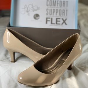 Nude heels ! Brand new !